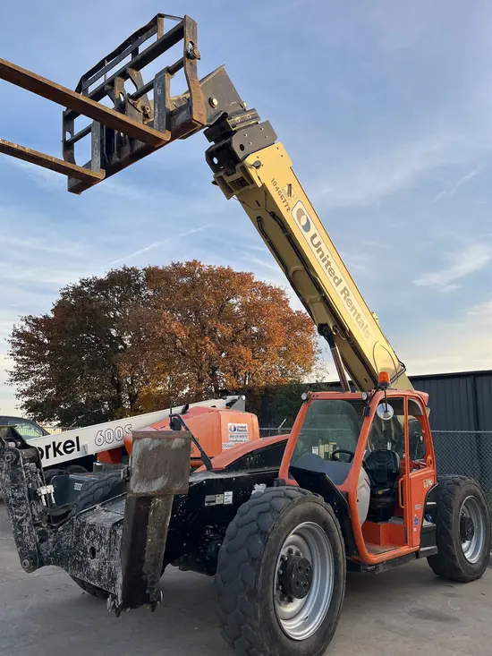 2016 JLG 1055 Forklift