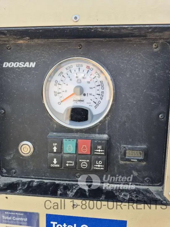 2021 Doosan P425/HP375WCU Air Compressor