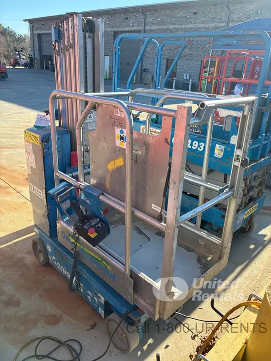 2016 Genie GR-20 Self-Propelled One-Person Lift