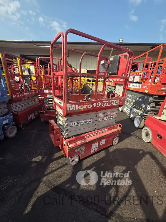 2019 MEC MICRO 19 Scissor Lift