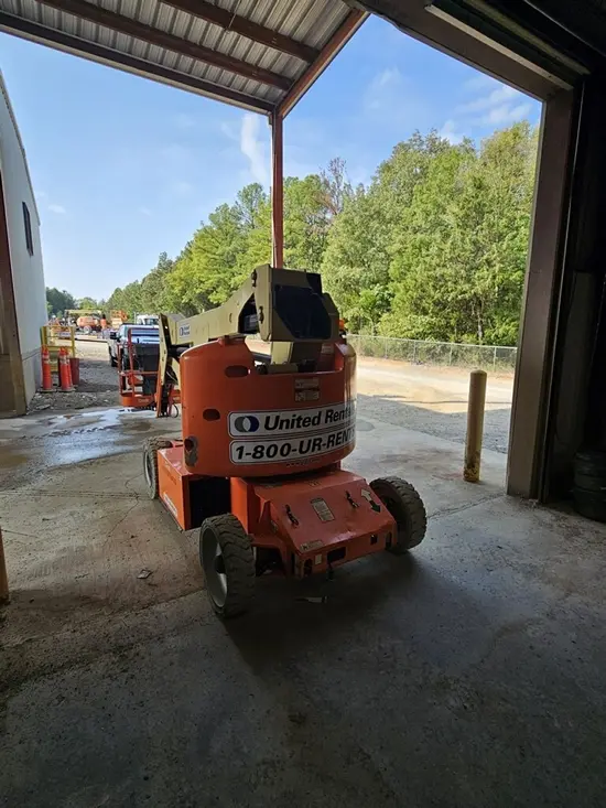 2017 JLG E400AJPN Articulating Boom Lift