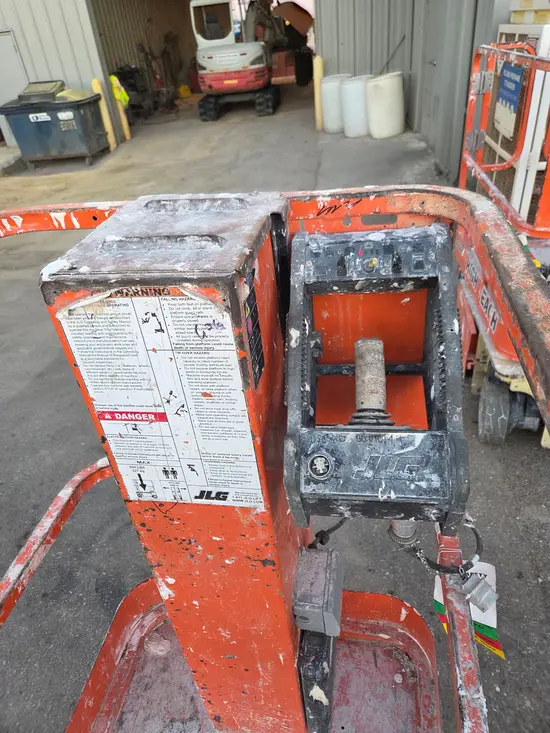 2019 JLG 1230ES Self-Propelled One-Person Lift