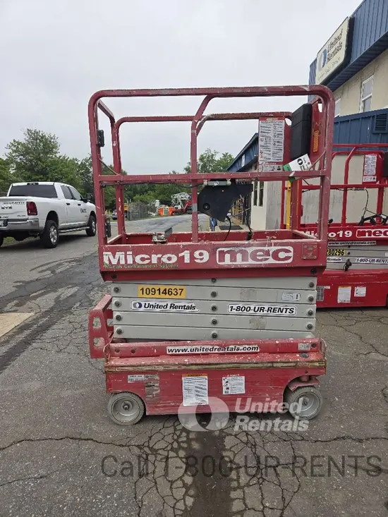 2019 MEC MICRO 19 Scissor Lift