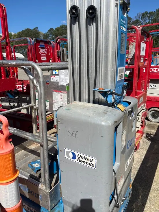 2016 Genie GR-20 Self-Propelled One-Person Lift