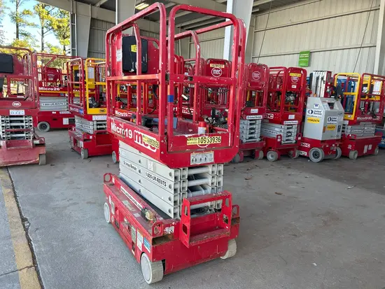 2019 MEC MICRO 19 Scissor Lift