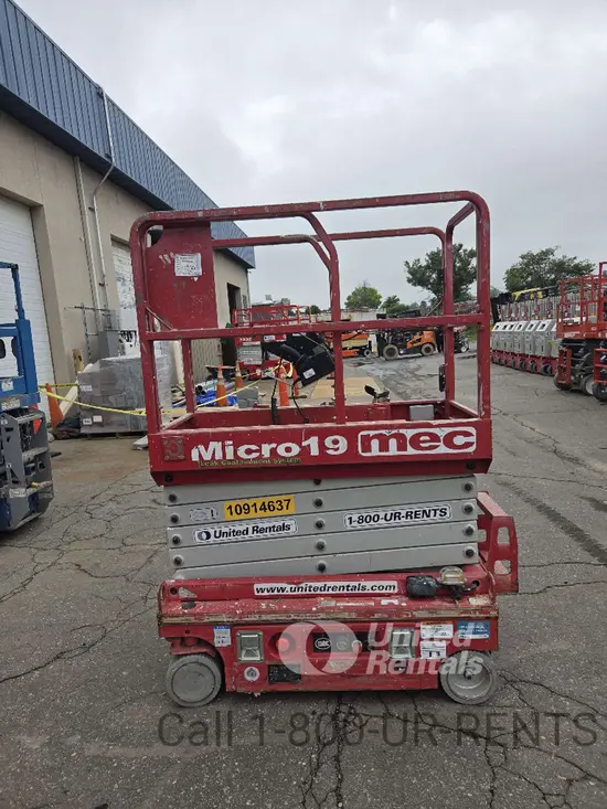 2019 MEC MICRO 19 Scissor Lift