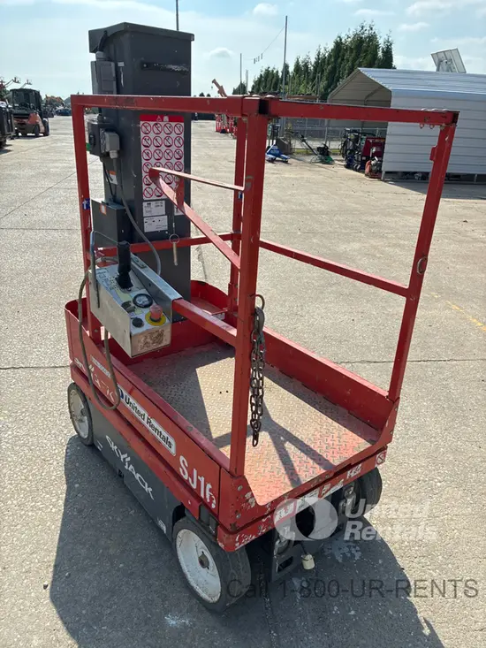 2018 Skyjack SJ16 Self-Propelled One-Person Lift