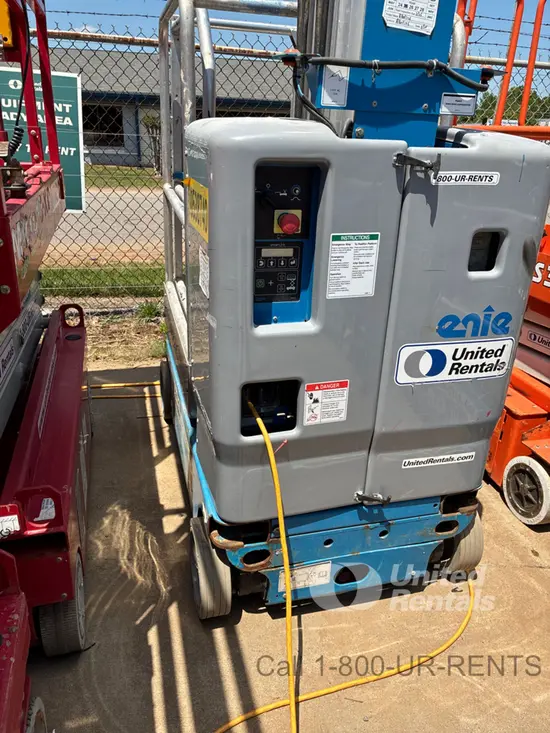 2016 Genie GR-20 Self-Propelled One-Person Lift