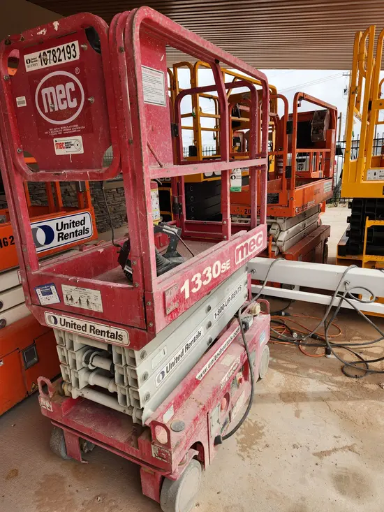2018 MEC 1330SE Scissor Lift