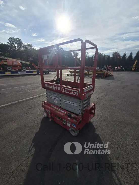 2019 MEC MICRO 19 Scissor Lift