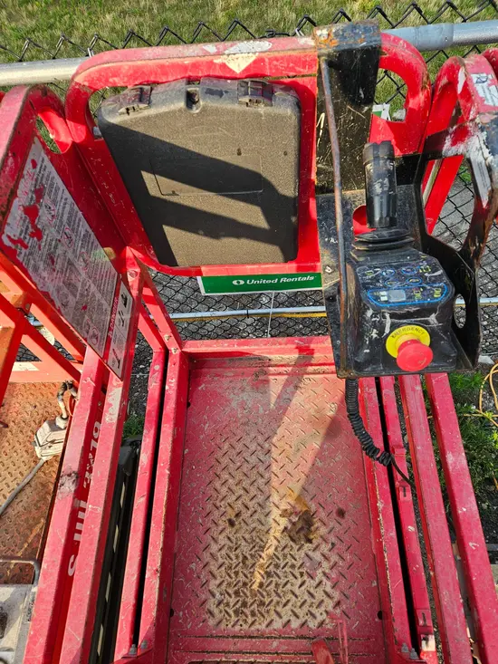 2018 MEC MICRO 19 Scissor Lift