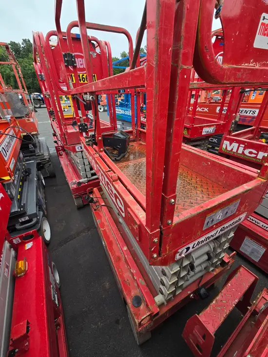 2019 MEC MICRO 19 Scissor Lift