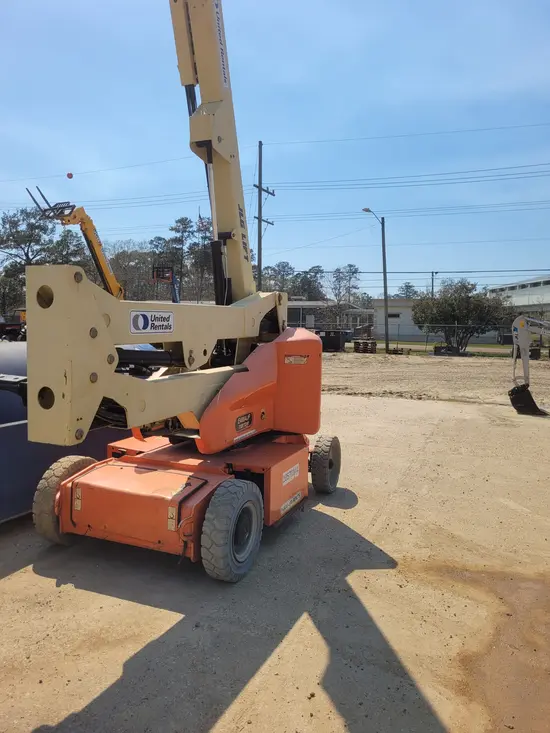 2017 JLG E400AJPN Articulating Boom Lift