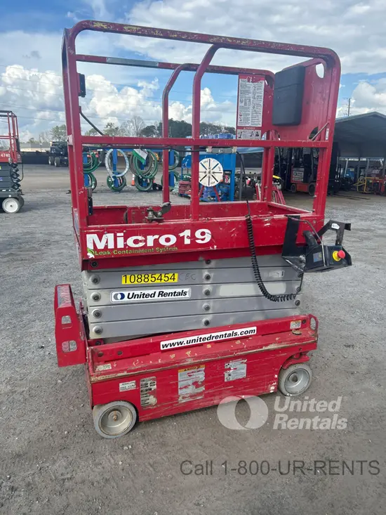 2019 MEC MICRO 19 Scissor Lift