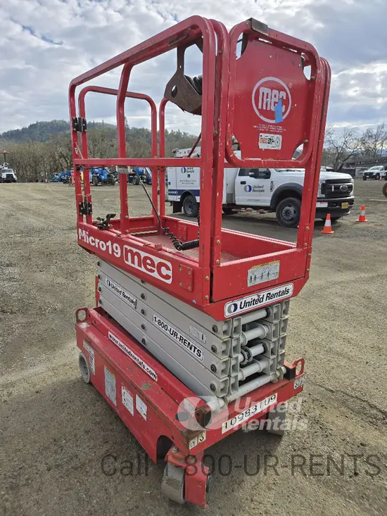 2019 MEC MICRO 19 Scissor Lift