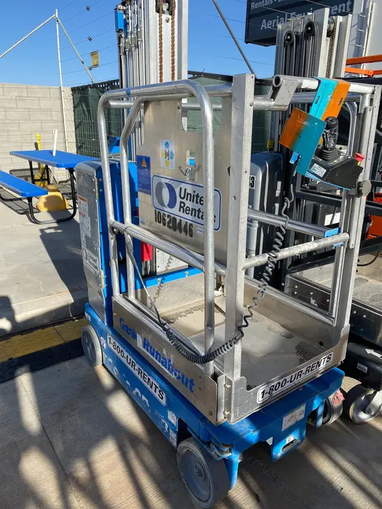 2017 Genie GR-20 Self-Propelled One-Person Lift