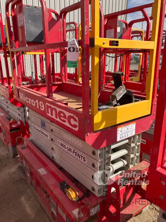 2018 MEC MICRO 19 Scissor Lift