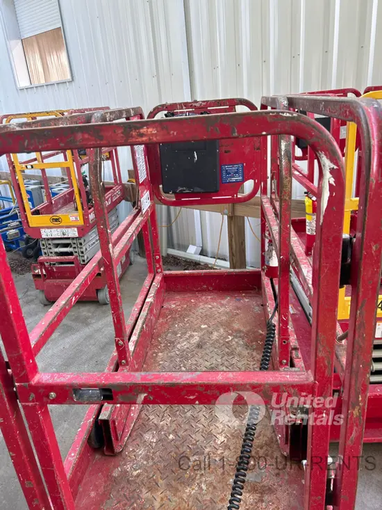 2018 MEC MICRO 19 Scissor Lift