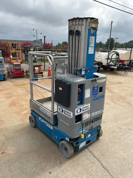 2016 Genie GR-20 Self-Propelled One-Person Lift