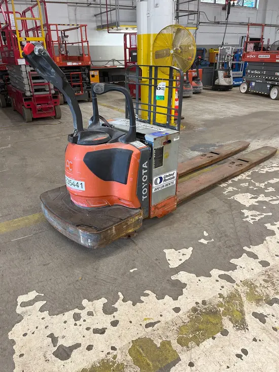 2021 Toyota 8HBE30 Jack