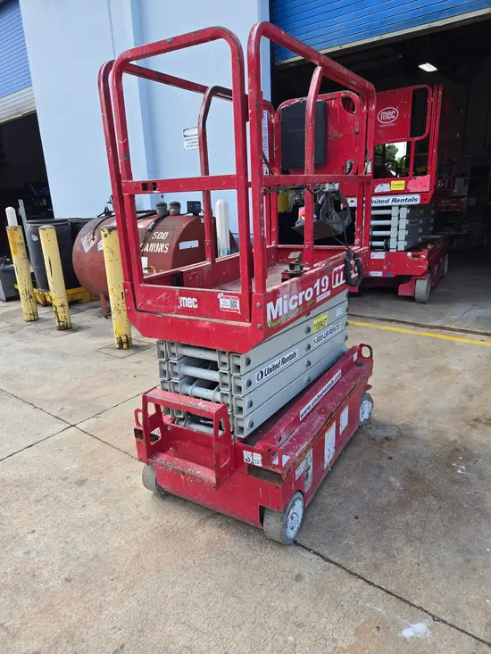 2020 MEC MICRO 19 Scissor Lift