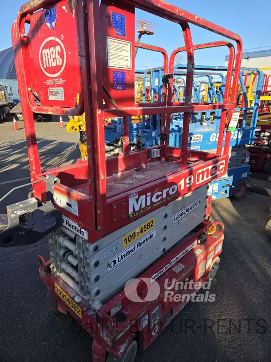 2019 MEC MICRO 19 Scissor Lift