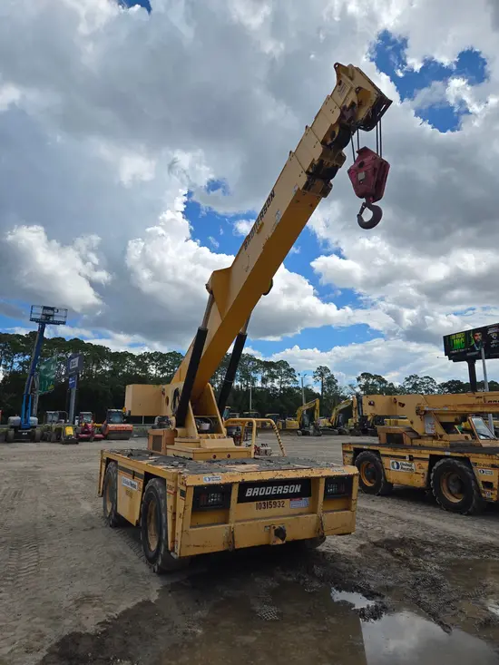 2014 Broderson IC-250-3D