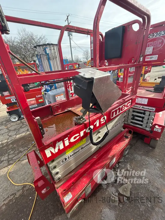 2018 MEC MICRO 19 Scissor Lift