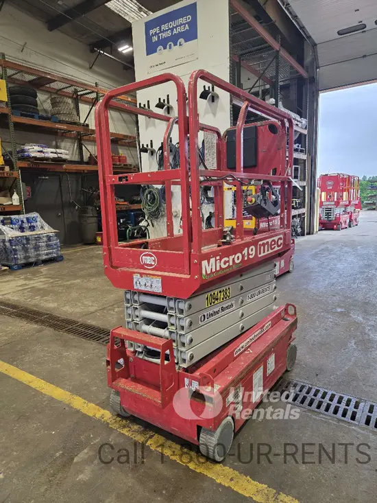 2019 MEC MICRO 19 Scissor Lift