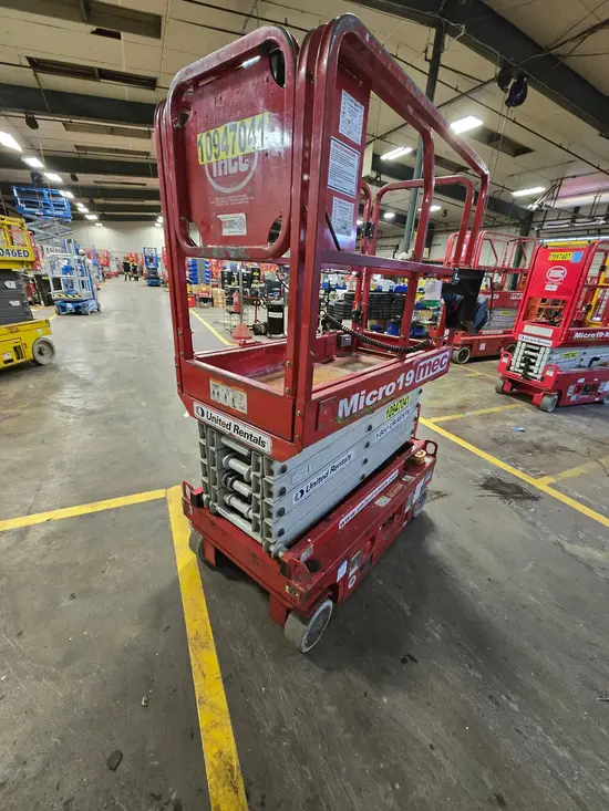 2019 MEC MICRO 19 Scissor Lift