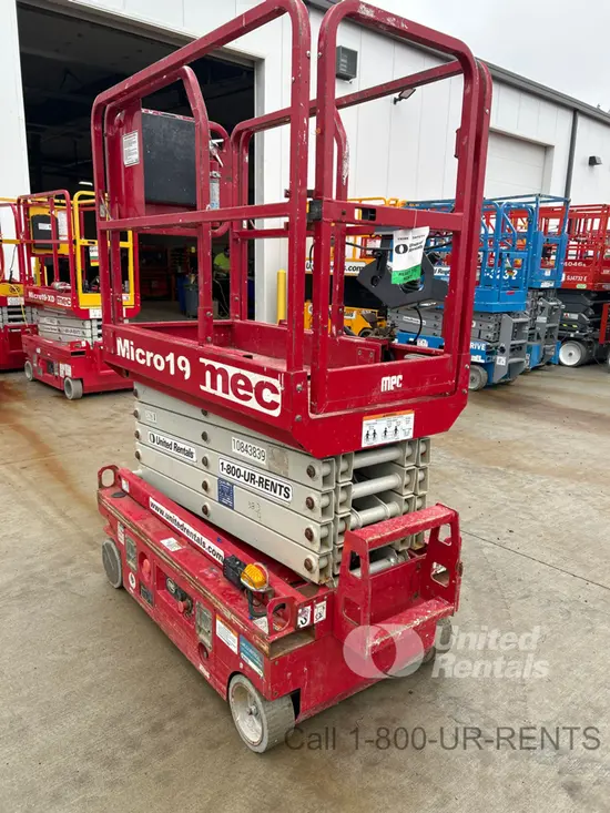 2018 MEC MICRO 19 Scissor Lift