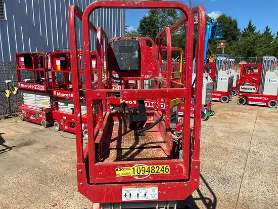 2019 MEC MICRO 19 Scissor Lift