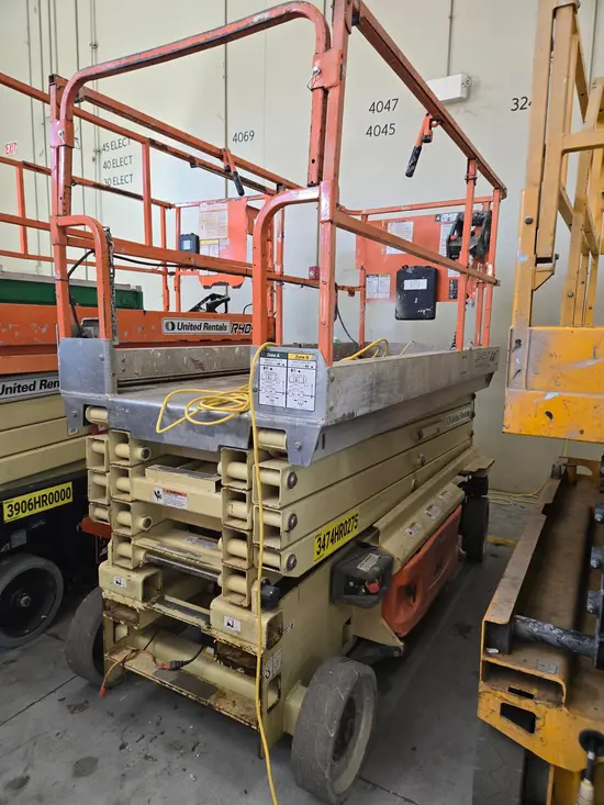2015 JLG 3246ES Scissor Lift