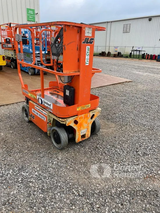 2019 JLG 1230ES Self-Propelled One-Person Lift