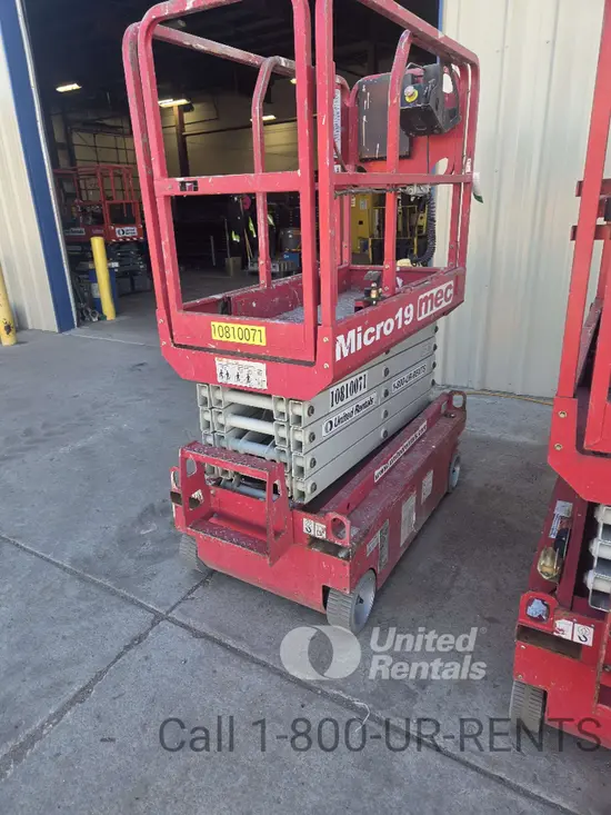 2018 MEC MICRO 19 Scissor Lift