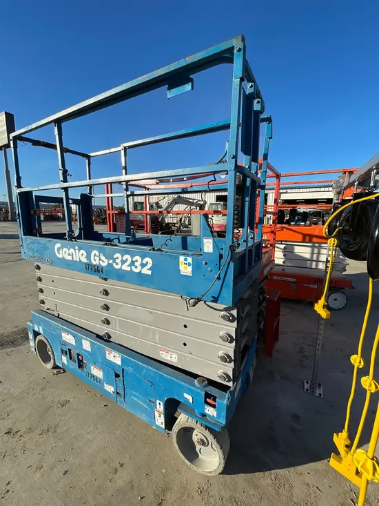 2016 Genie GS-3232 Scissor Lift
