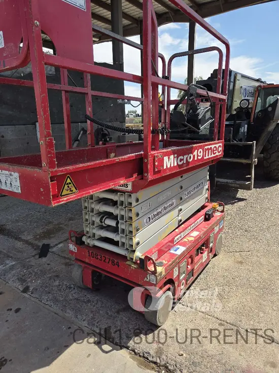 2018 MEC MICRO 19 Scissor Lift