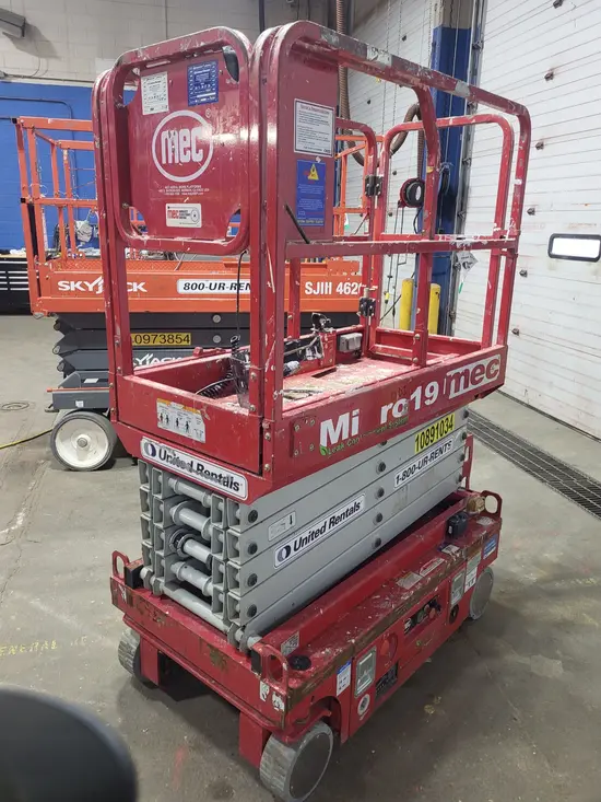 2019 MEC MICRO 19 Scissor Lift