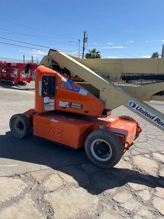 2013 JLG E400AN Articulating Boom Lift