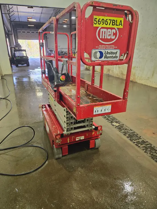 2018 MEC MICRO 19 Scissor Lift