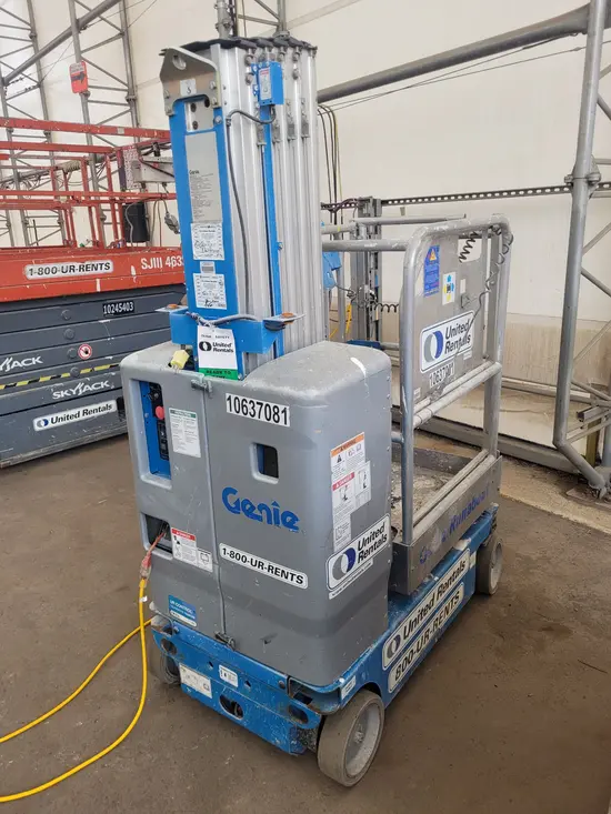 2017 Genie GR-20 Self-Propelled One-Person Lift
