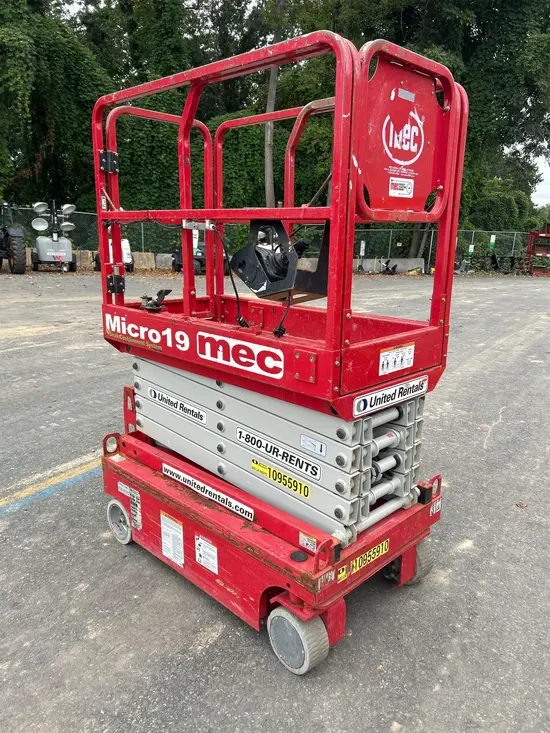 2019 MEC MICRO 19 Scissor Lift