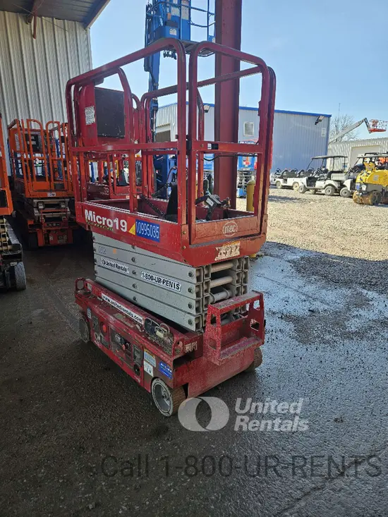 2019 MEC MICRO 19 Scissor Lift