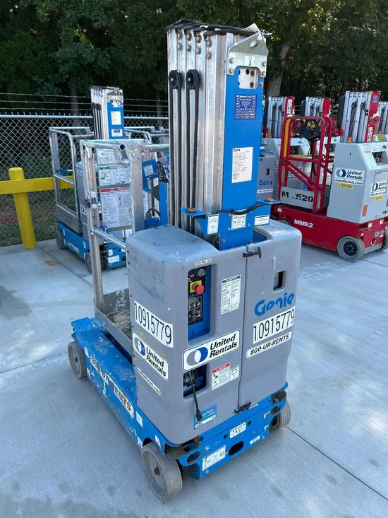 2019 Genie GR-20 Self-Propelled One-Person Lift