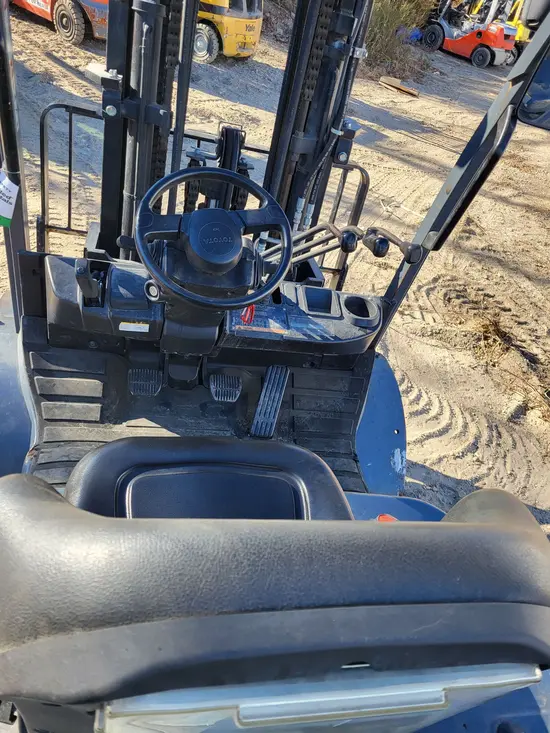 2018 Toyota 8FD35U Warehouse Forklift