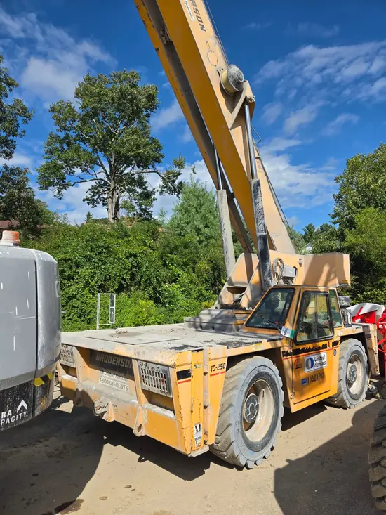 2014 Broderson IC-250-3D