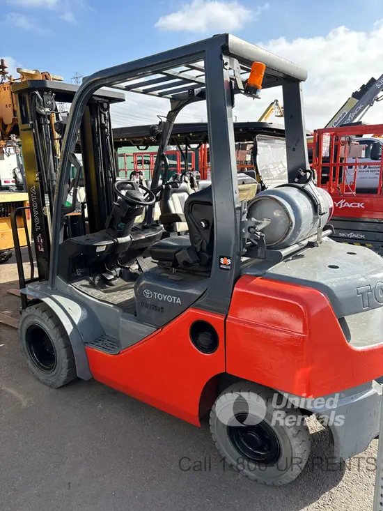 2018 Toyota 8FGU25 Warehouse Forklift