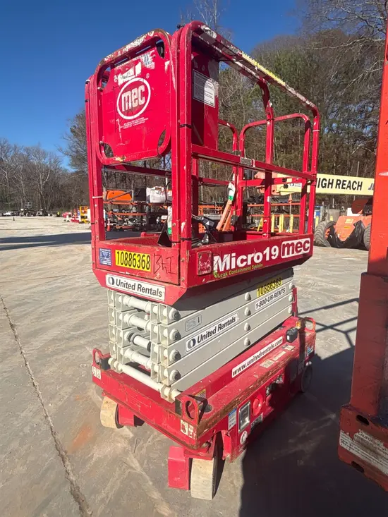 2019 MEC MICRO 19 Scissor Lift