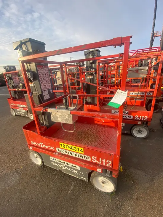 2018 Skyjack SJ12 Self-Propelled One-Person Lift