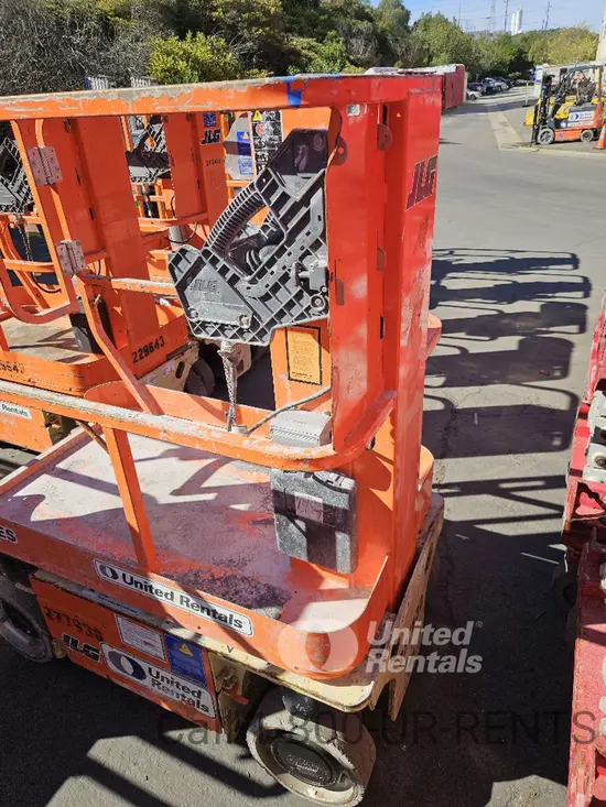 2019 JLG 1230ES Self-Propelled One-Person Lift